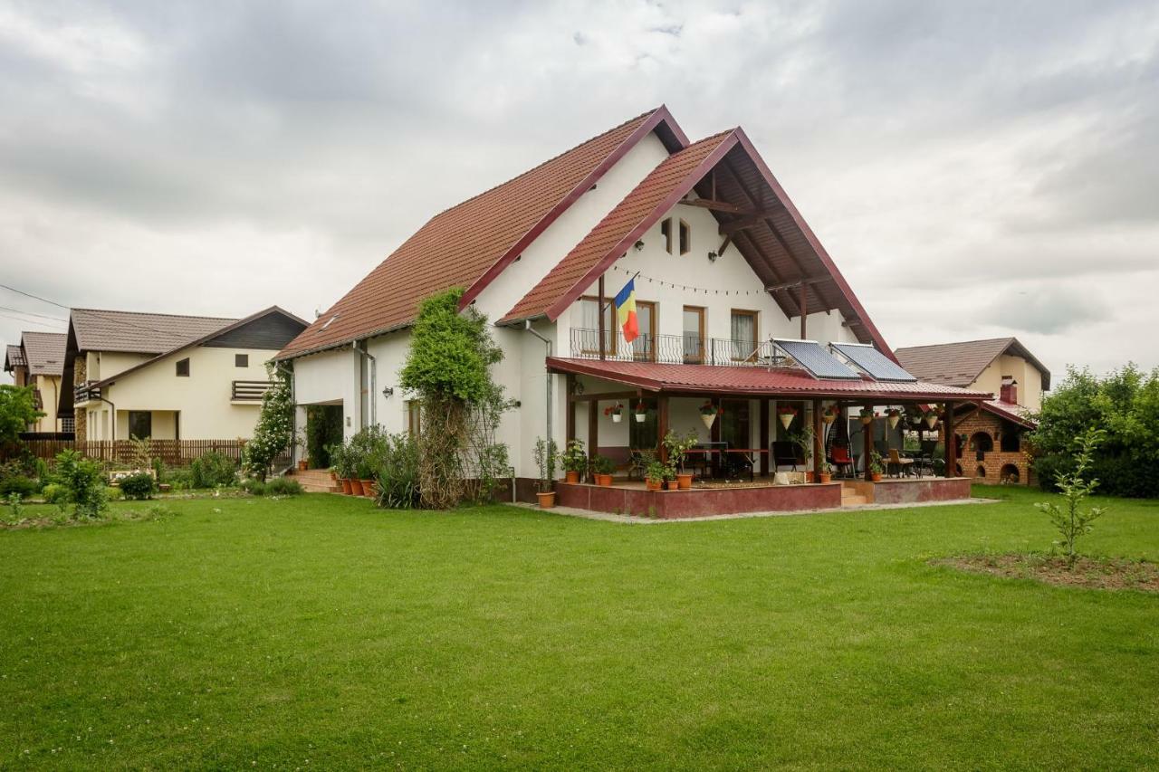 Casa Florilor Hotel Curtea de Argeş Exterior foto