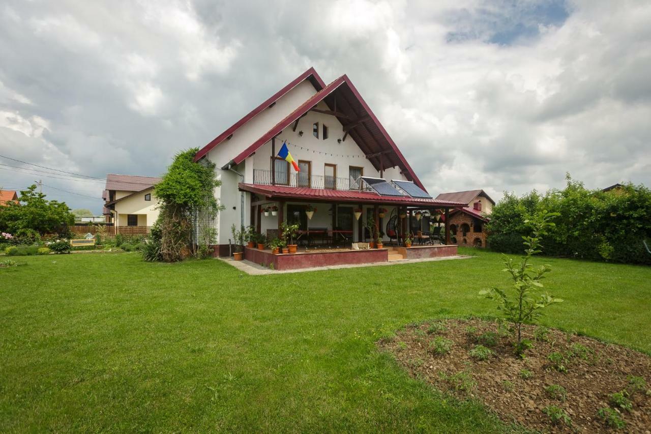 Casa Florilor Hotel Curtea de Argeş Exterior foto